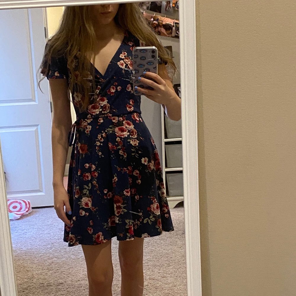 Beautiful floral dress!